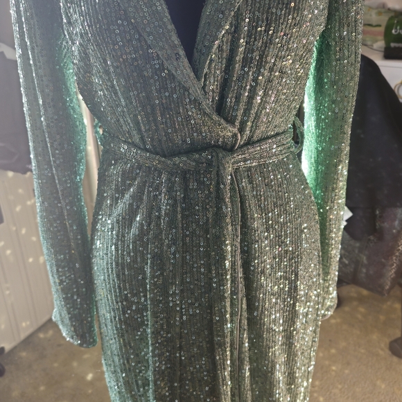 FASHION NOVA DRESS - Picture 4 of 4
